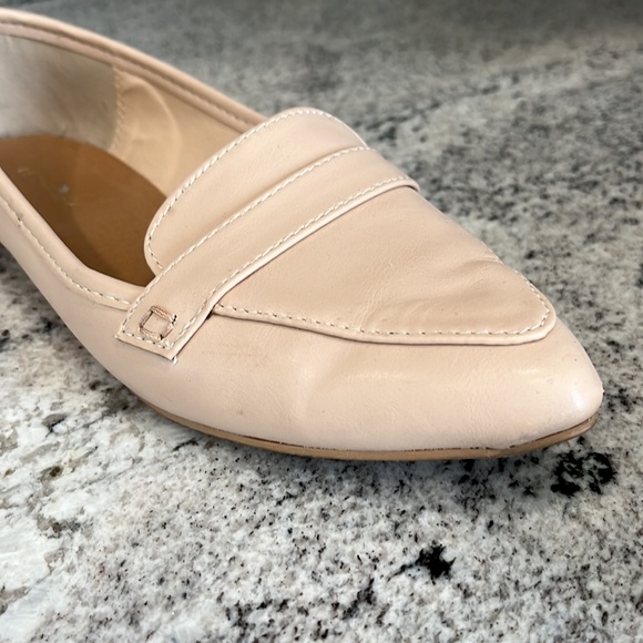 Le chateau nude loafers. Like new as they have only been worn twice! - Picture 4 of 5
